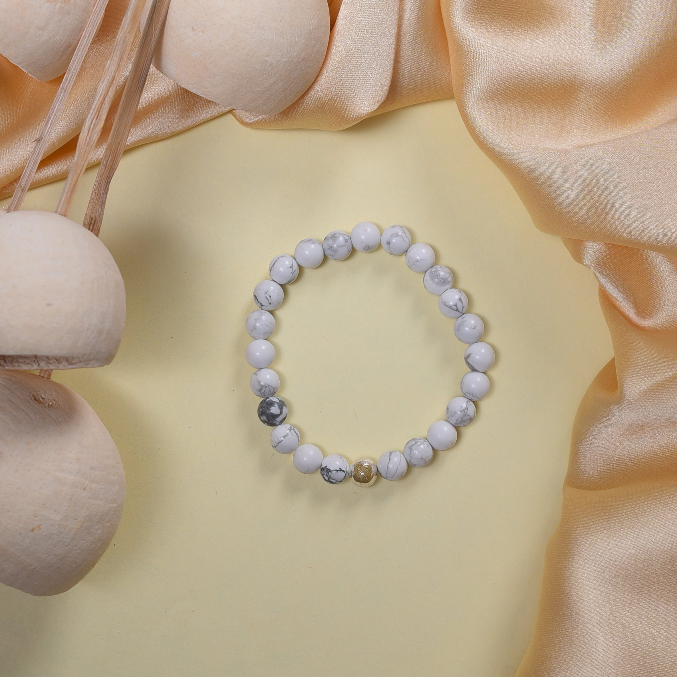 HOWLITE BRACELET